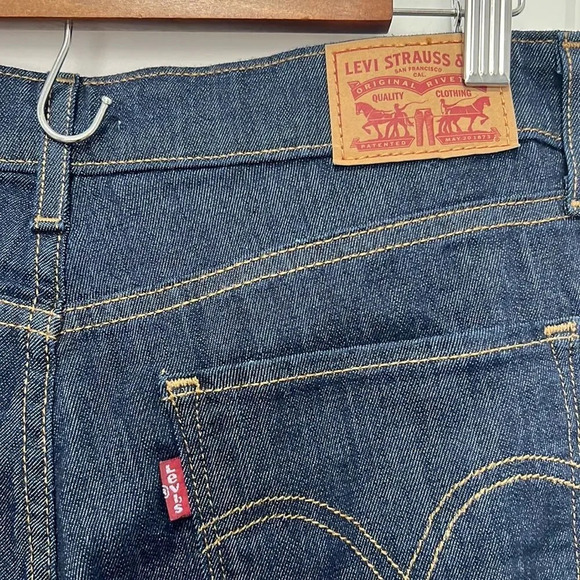 Levi’s | Dark Blue MID RISE SKINNY WOMEN'S JEANS size W30 L30 - Picture 7 of 9